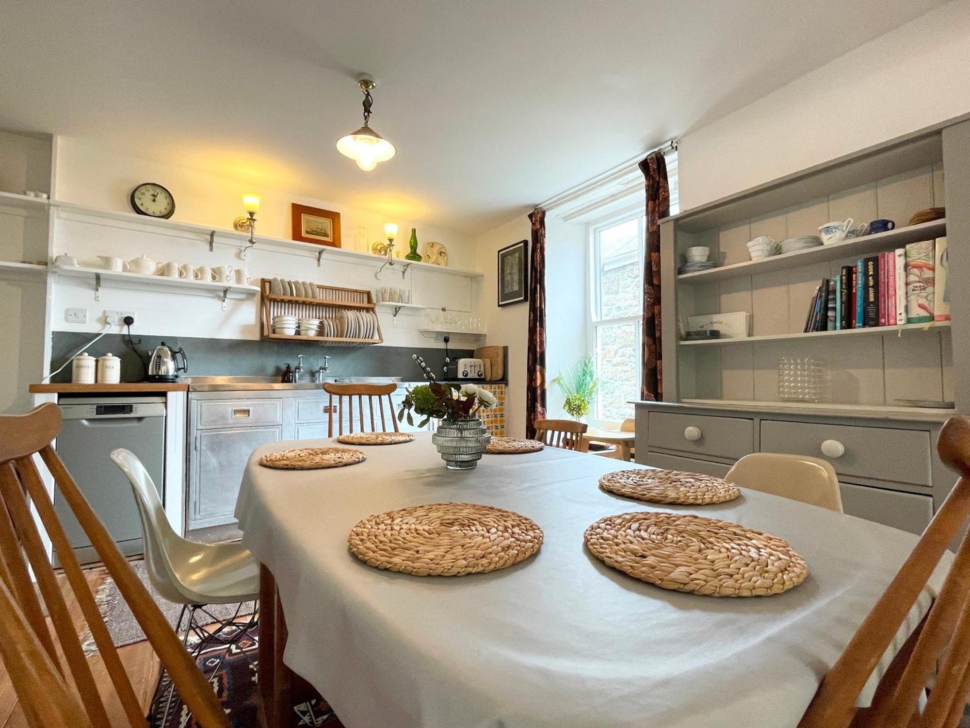 Janies Cottage~ Mousehole~Eclectic Interiors & Vintage Charm المظهر الخارجي الصورة