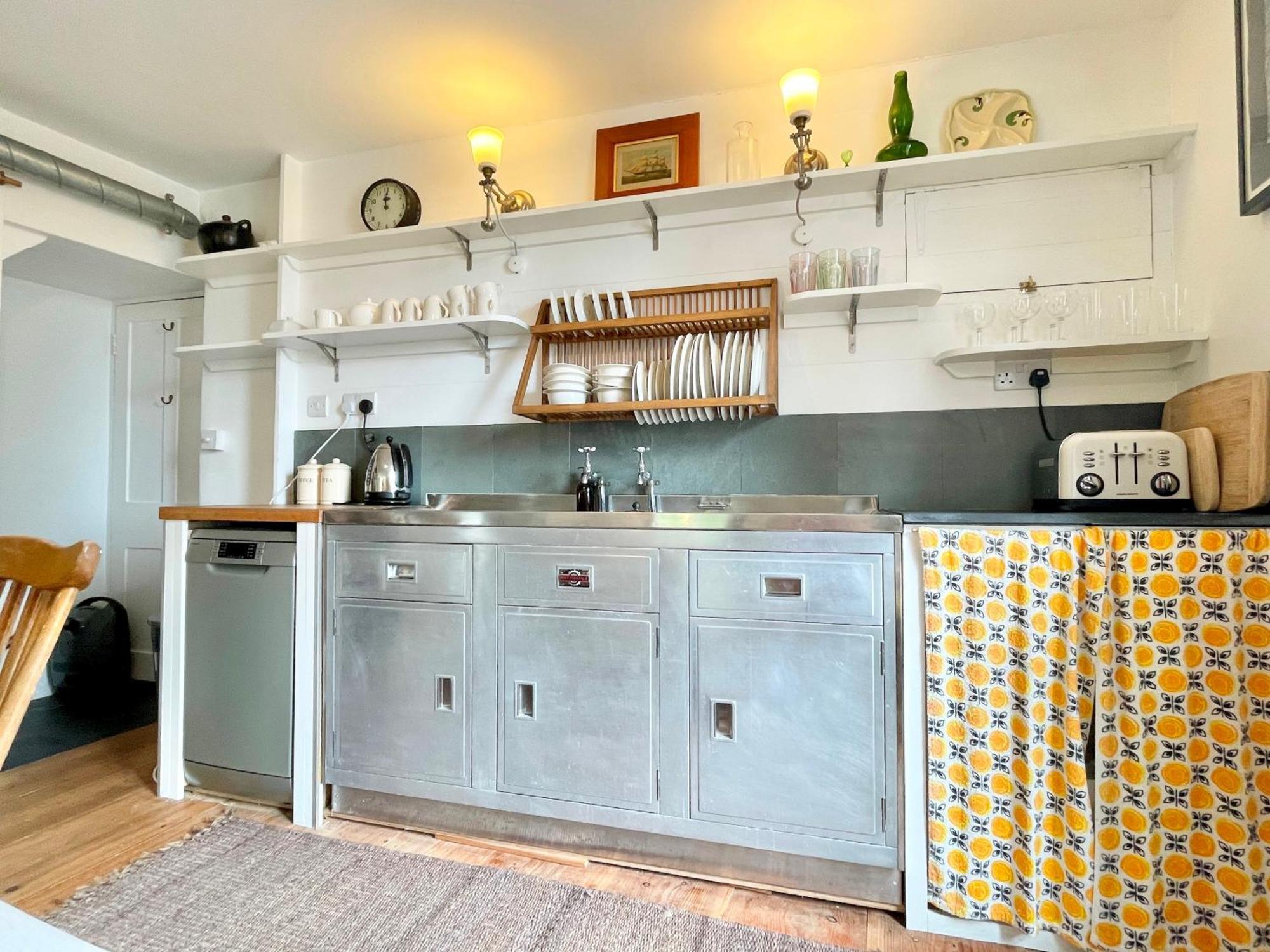 Janies Cottage~ Mousehole~Eclectic Interiors & Vintage Charm المظهر الخارجي الصورة