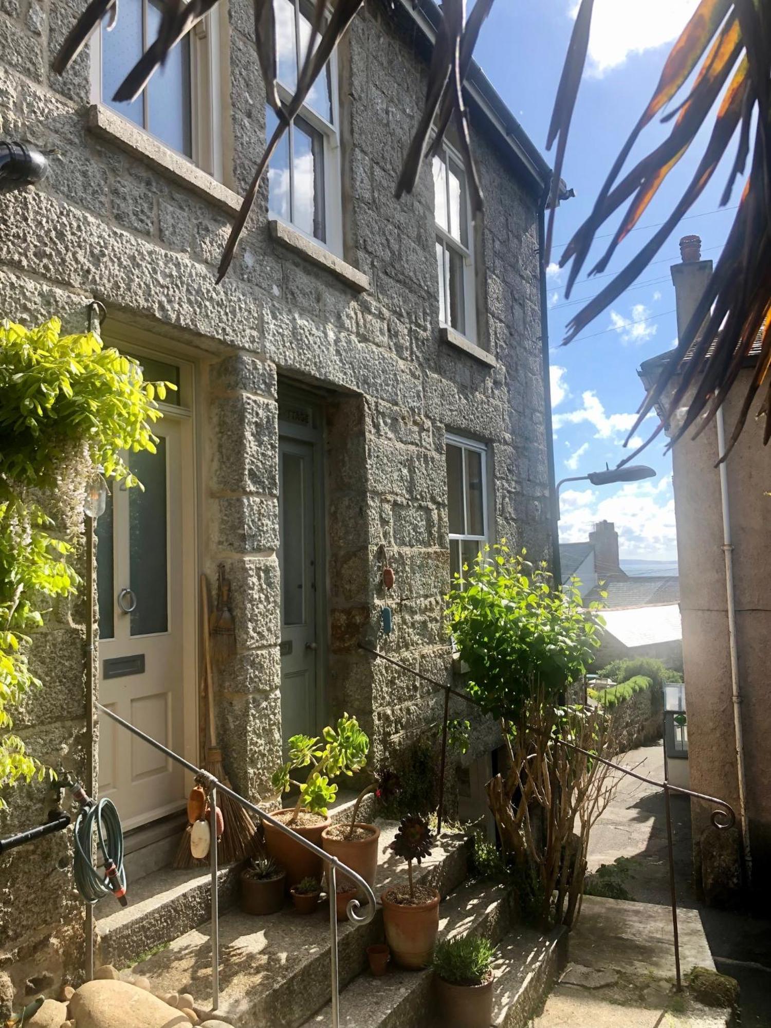 Janies Cottage~ Mousehole~Eclectic Interiors & Vintage Charm المظهر الخارجي الصورة