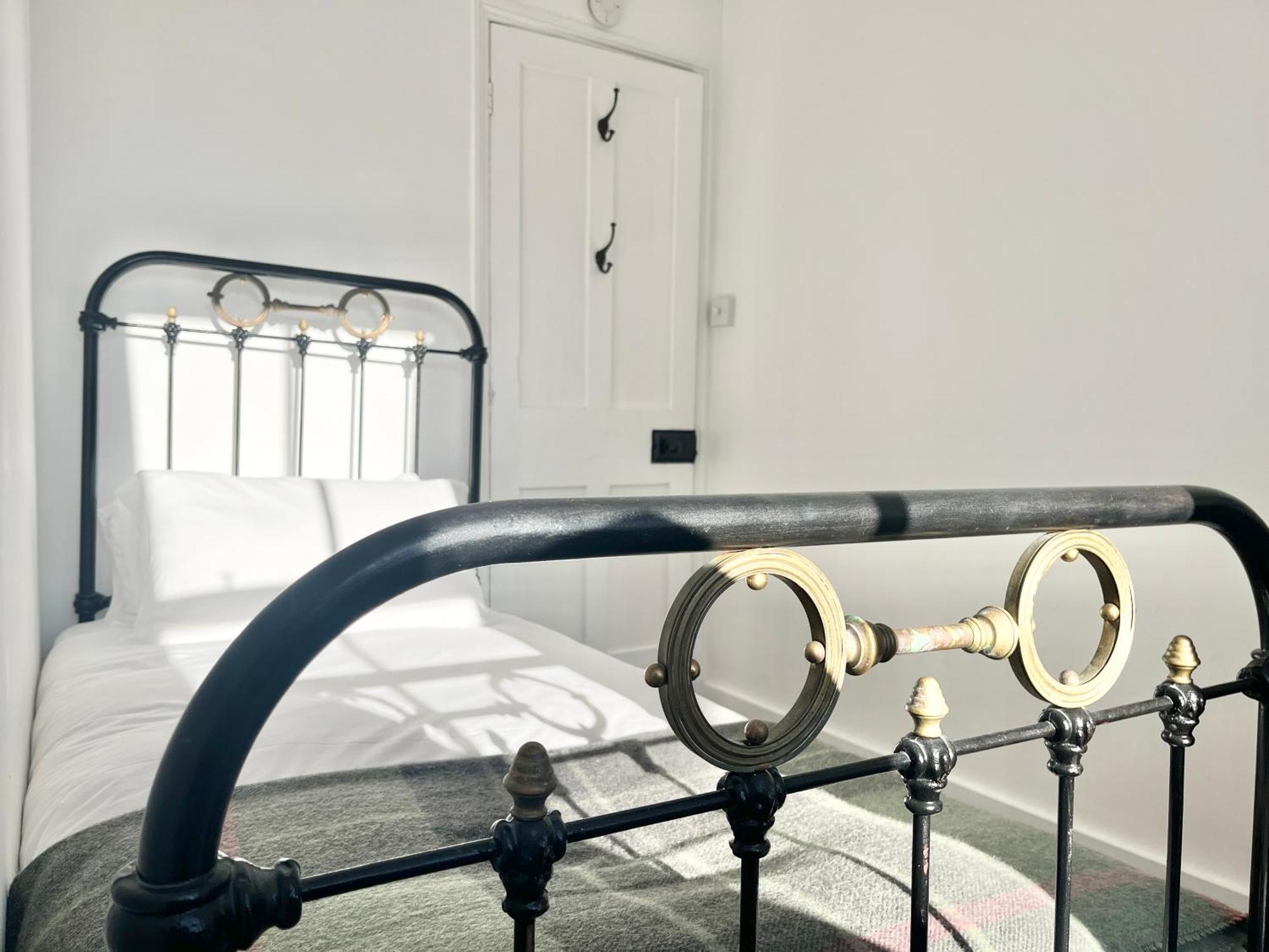 Janies Cottage~ Mousehole~Eclectic Interiors & Vintage Charm المظهر الخارجي الصورة
